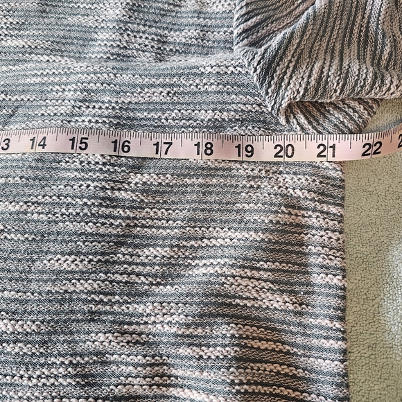 H&M Pink Gray Knit Sweater Medium Textured Pullover 3/4 Sleeve Casual Top - Picture 8 of 9